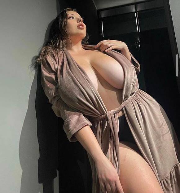 Sefaköy Escort Pınar İle Özel Anlar İçin Doğru Tercih